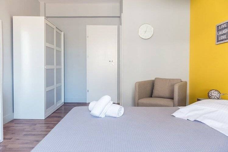 Enattica Syntagma Living