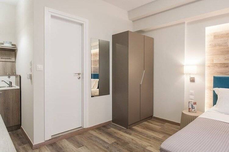 Enattica Syntagma Living