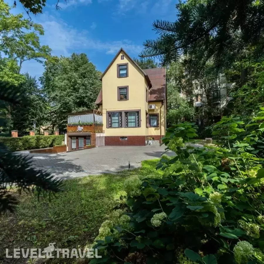 Луиза Хостел