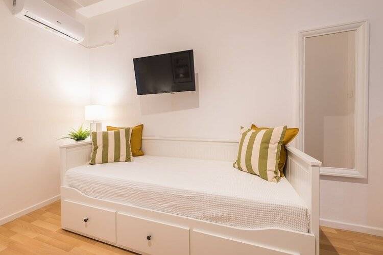 Apartment At Megaro Mousikis Metro Station 1bed 2 Pers