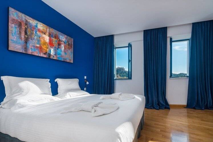 Lotus Center Apartments