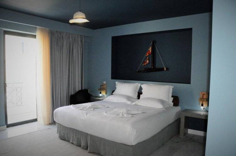 Lotus Center Apartments