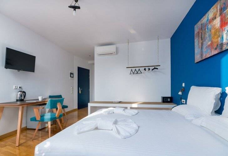 Lotus Center Apartments