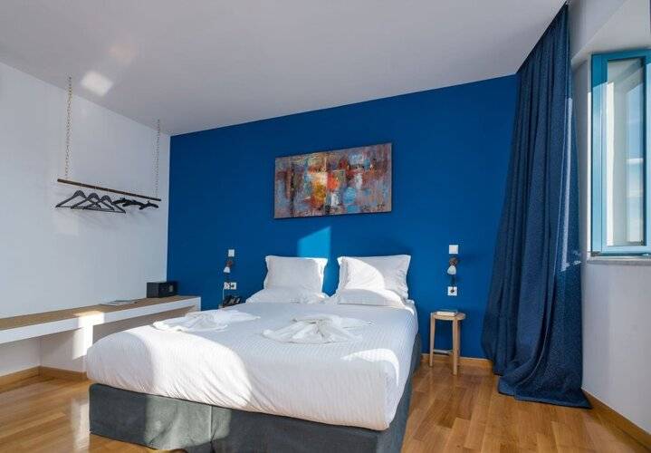 Lotus Center Apartments