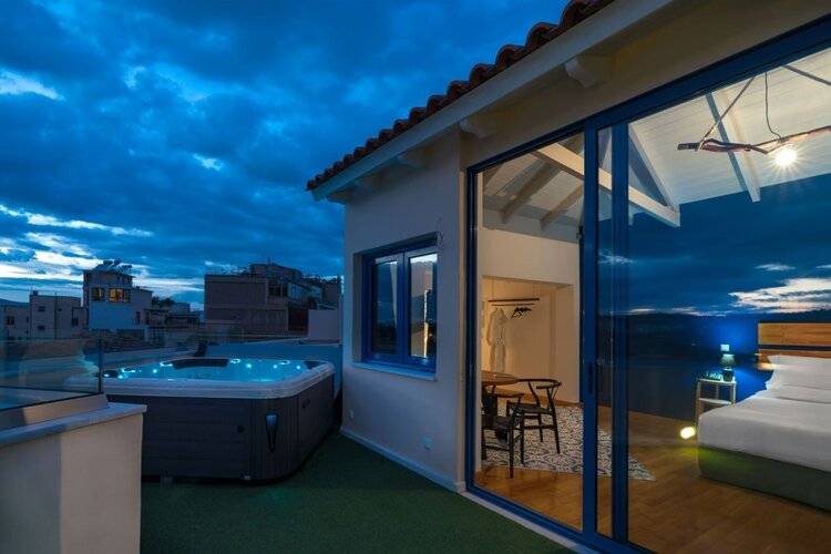 Lotus Center Apartments