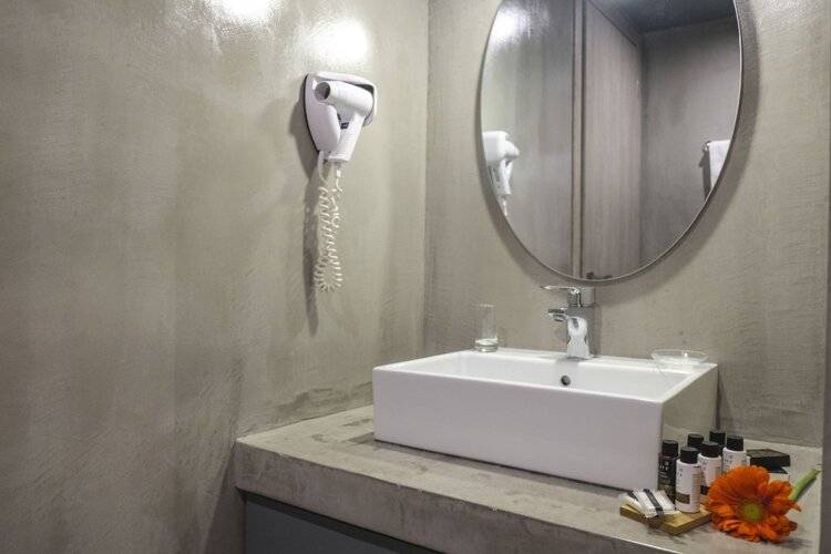 Lotus Center Apartments