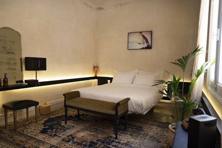 Shila Athens