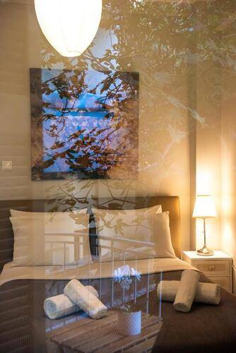 Blue Ark Acropolis Light