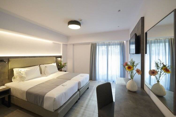 Meni Hotel