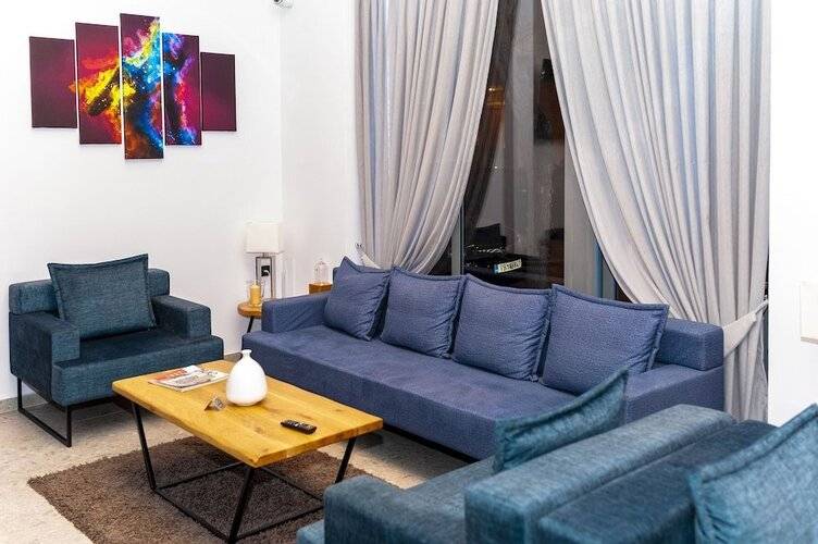 Meni Hotel