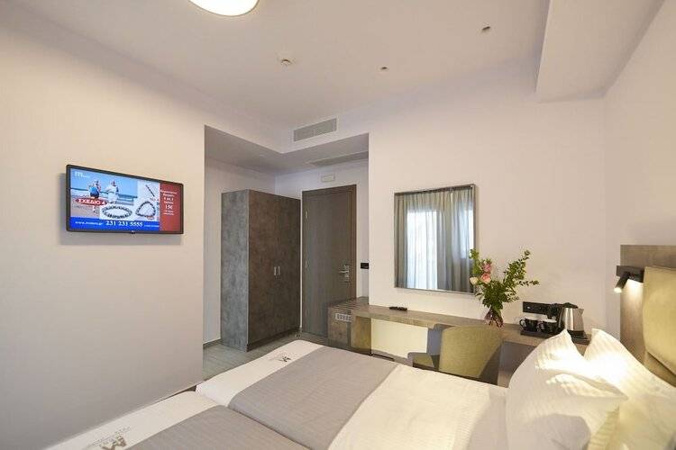 Meni Hotel