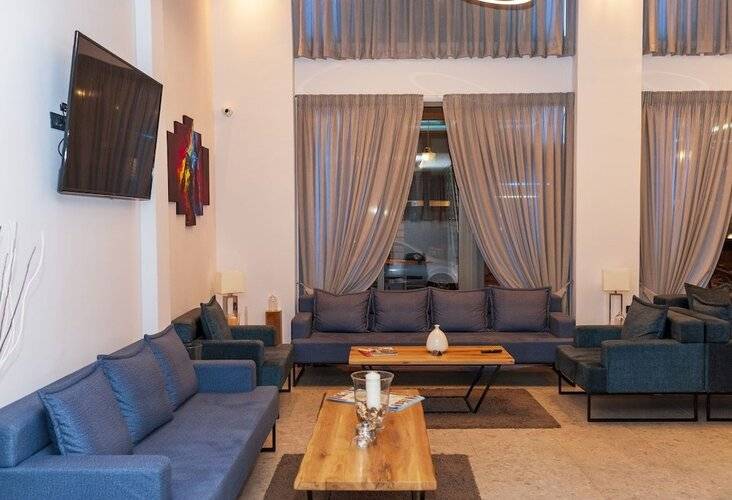 Meni Hotel