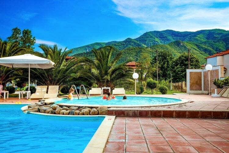 Stavros Beach Hotel