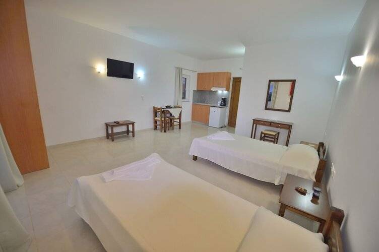 Reina Apartments