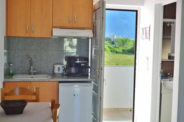 Reina Apartments
