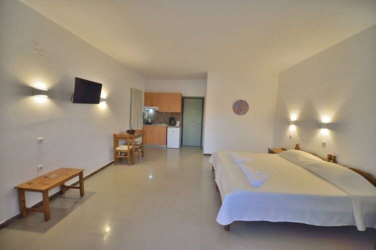 Reina Apartments