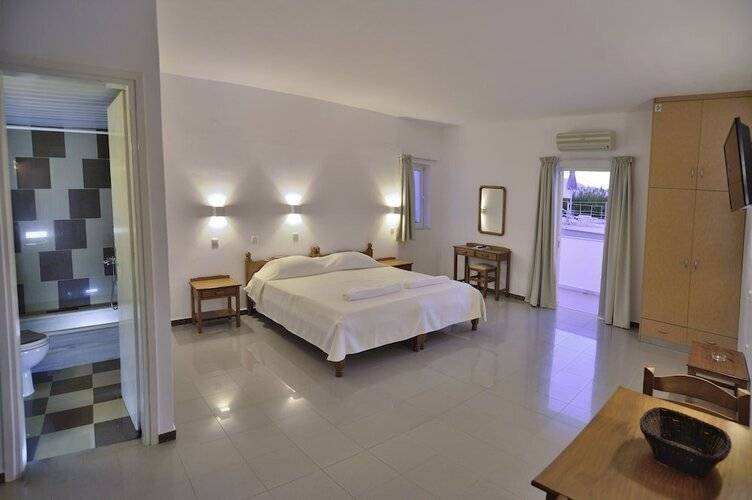 Reina Apartments