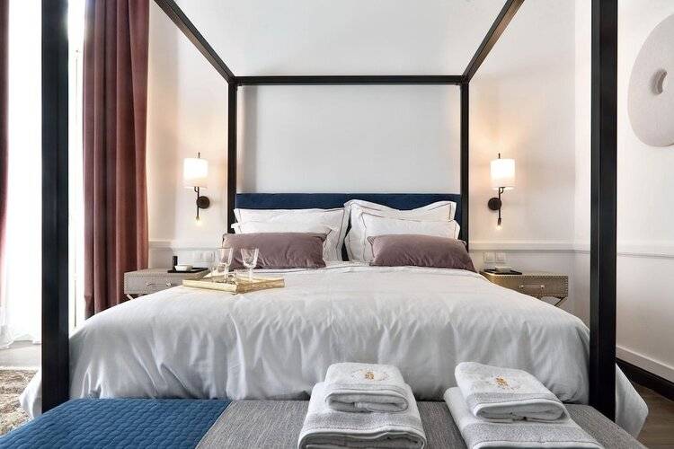 2mazi Suites