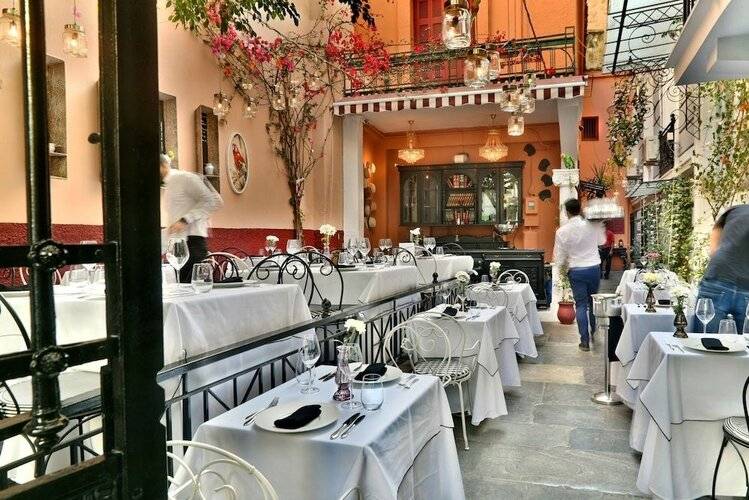 2mazi Suites