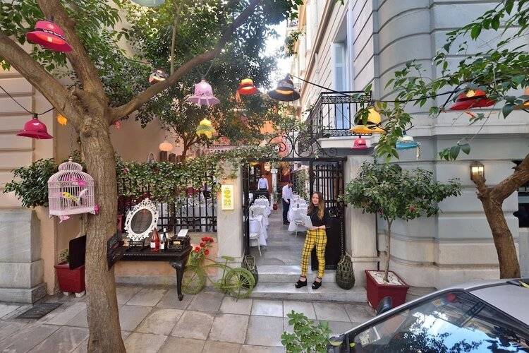2mazi Suites