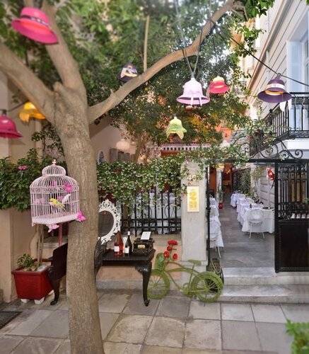 2mazi Suites