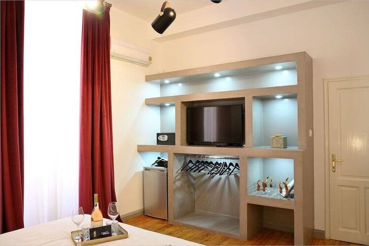2mazi Suites