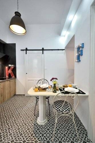 2mazi Suites