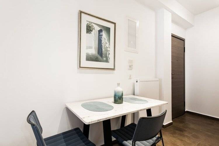 Nicholas Point Apartments And Rooms