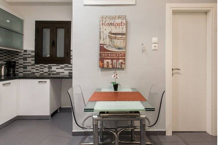 Nicholas Point Apartments And Rooms