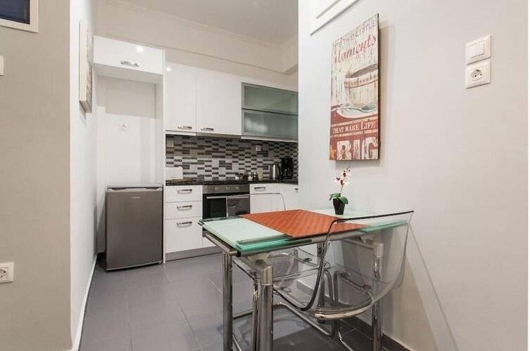 Nicholas Point Apartments And Rooms