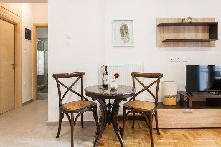 Nicholas Point Apartments And Rooms
