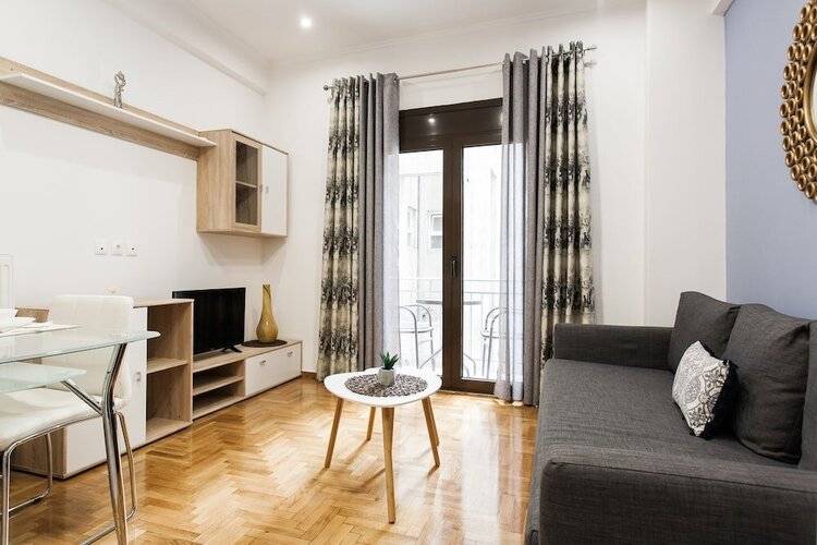 Nicholas Point Apartments And Rooms