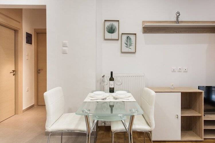 Nicholas Point Apartments And Rooms