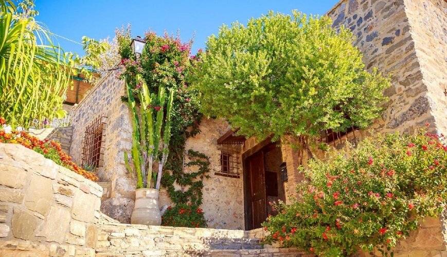 Dorovinis Country Houses