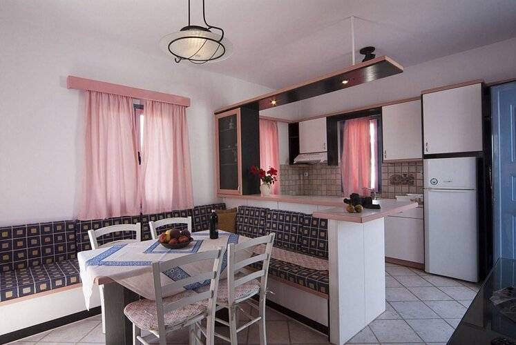 Cybele Suites & Apartments