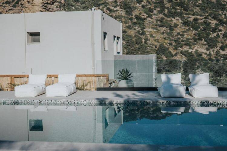 Pignolia Suites (Adults Only 18+)