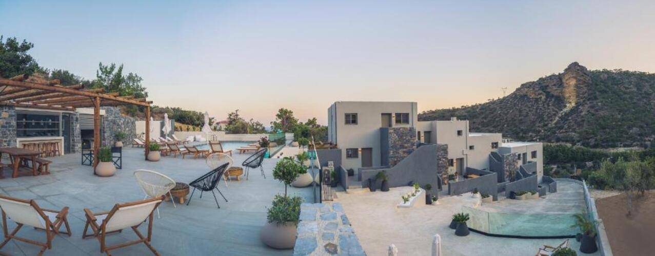 Pignolia Suites (Adults Only 18+)