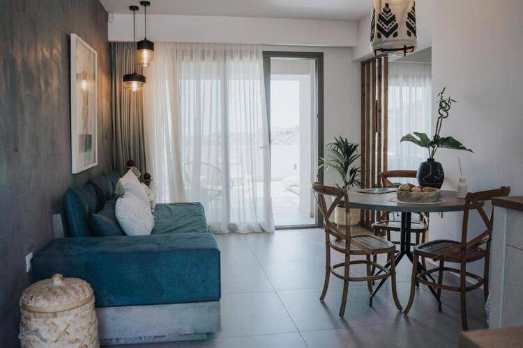 Pignolia Suites (Adults Only 18+)