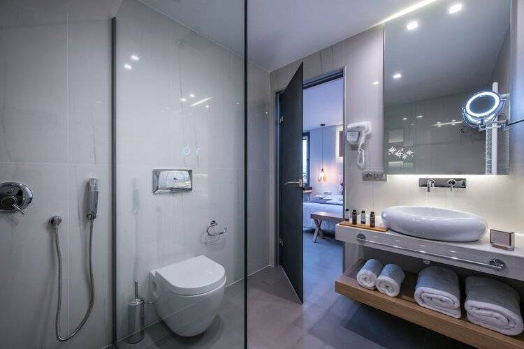 Lavris City Suites