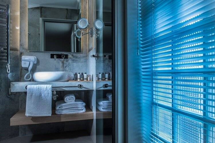 Lavris City Suites