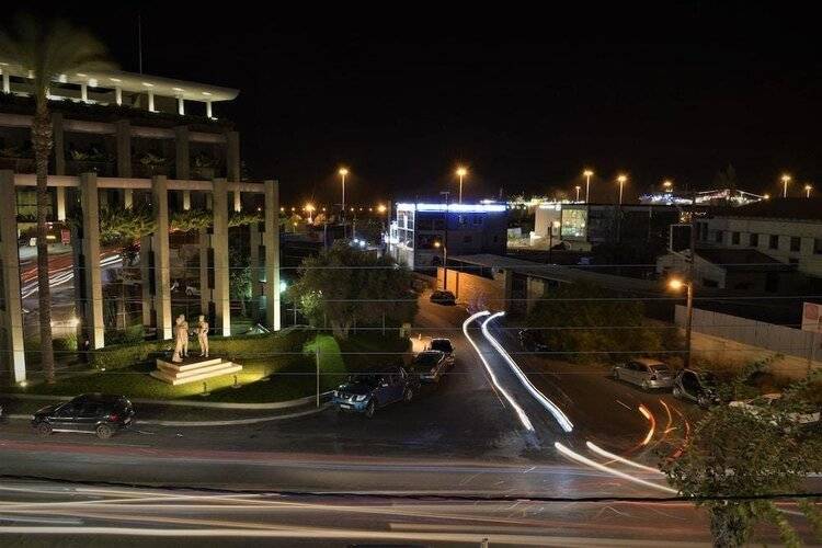 Lavris City Suites