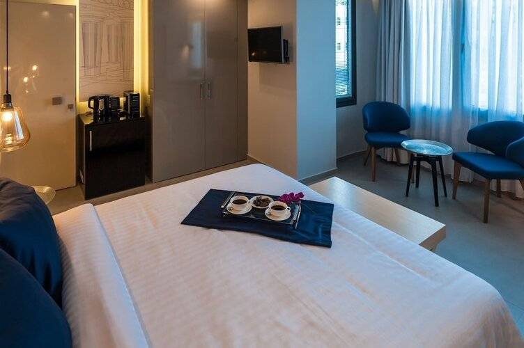 Lavris City Suites