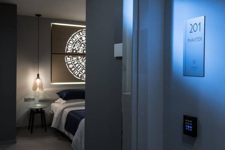 Lavris City Suites