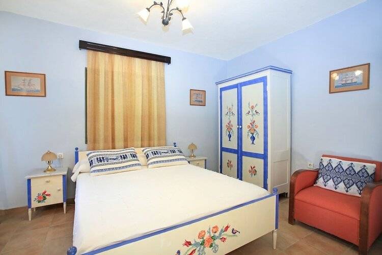 Pasiphae Hotel