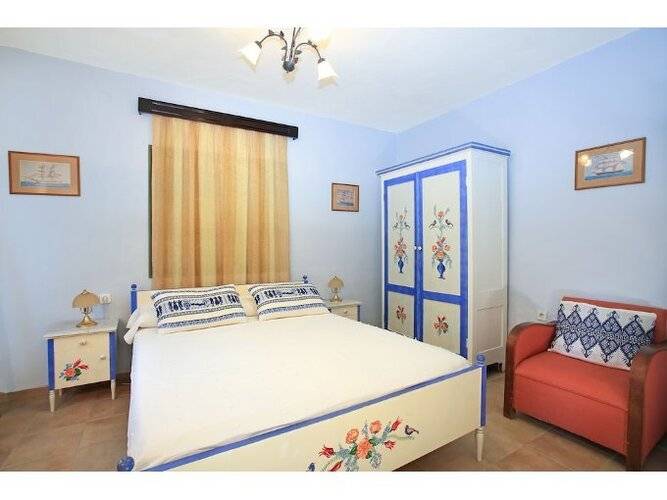 Pasiphae Hotel