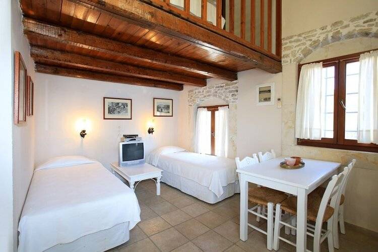 Pasiphae Hotel