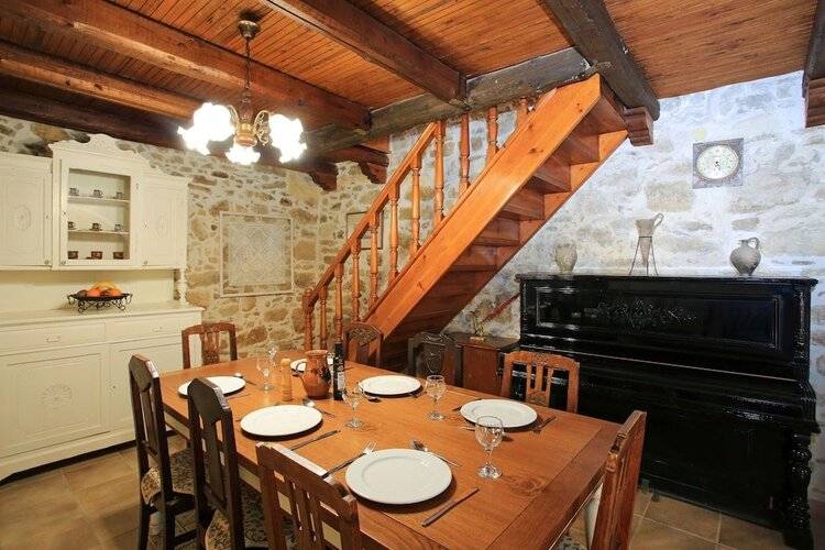 Pasiphae Hotel