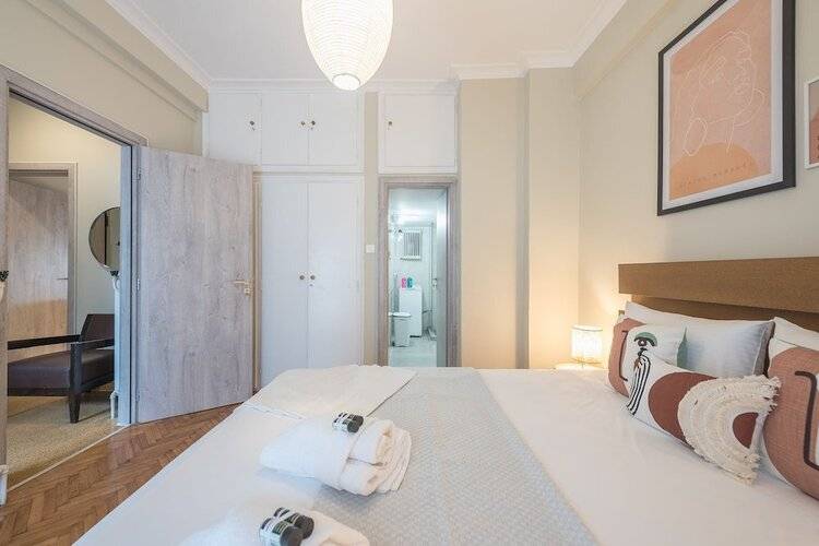 Supreme Suite With Balcony By Cloudkeys