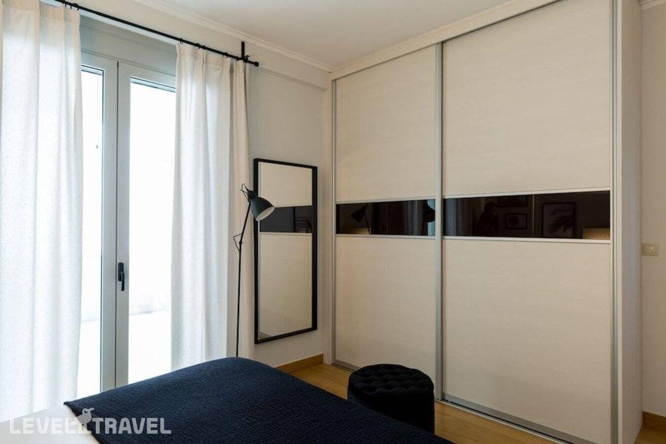 фотографии отеля Upstreet Stylish & Spacious 2bd Apt-Thiseio в Греция(Афины) - фото №5