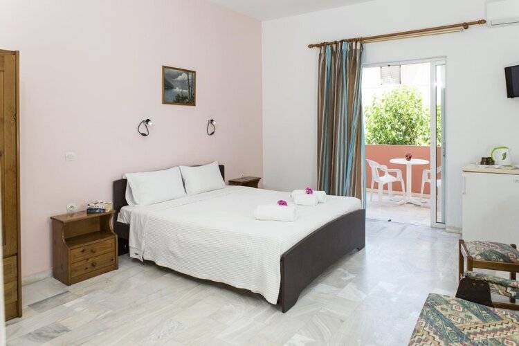 Revekka Rooms